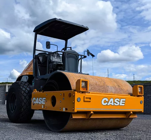 Vibrocompactador Case